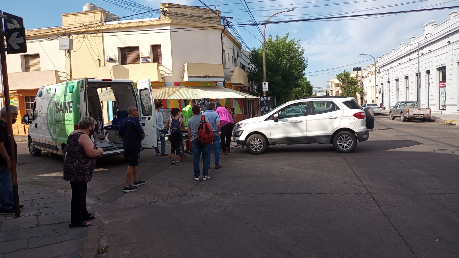 Una Ciclista Hospitalizada Luego De Ser Embestida Por Un Autom Vil